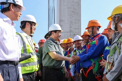 Chăm lo, hỗ trợ người lao động làm việc trên công trường trong dịp Tết