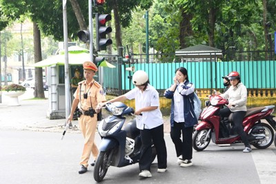 Hà Nội: phát hiện 353 trường hợp vi phạm Luật Giao thông ngày 10/2