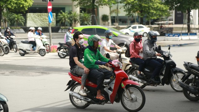 Báo động tình trạng xe ôm công nghệ vi phạm luật giao thông