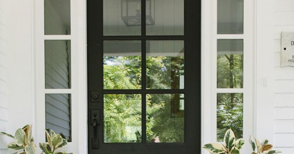 Làm thế nào để bảo dưỡng và duy trì độ bền của lớp sơn màu đen trên nhà?