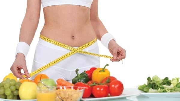 Tại sao việc chọn thực phẩm giàu chất dinh dưỡng là quan trọng trong quá trình giảm cân lành mạnh?
