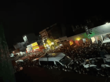 Chợ Viềng: Hàng nghìn người mệt lả vì chen chúc trong đêm
