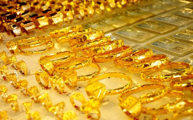 Giá vàng tăng từng phút lên 85,5 triệu đồng/lượng, USD ngân hàng vượt 25.270 đồng/USD