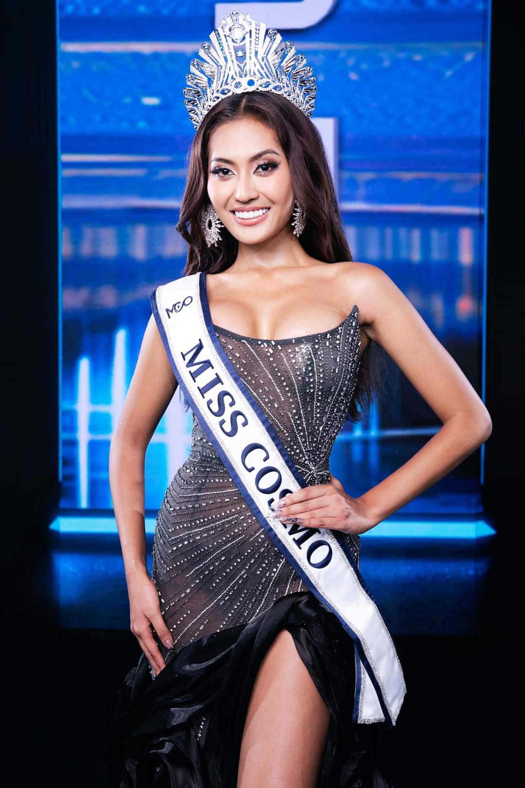 Người đẹp Indonesia đăng quang Miss Cosmo 2024. Ảnh: BTC