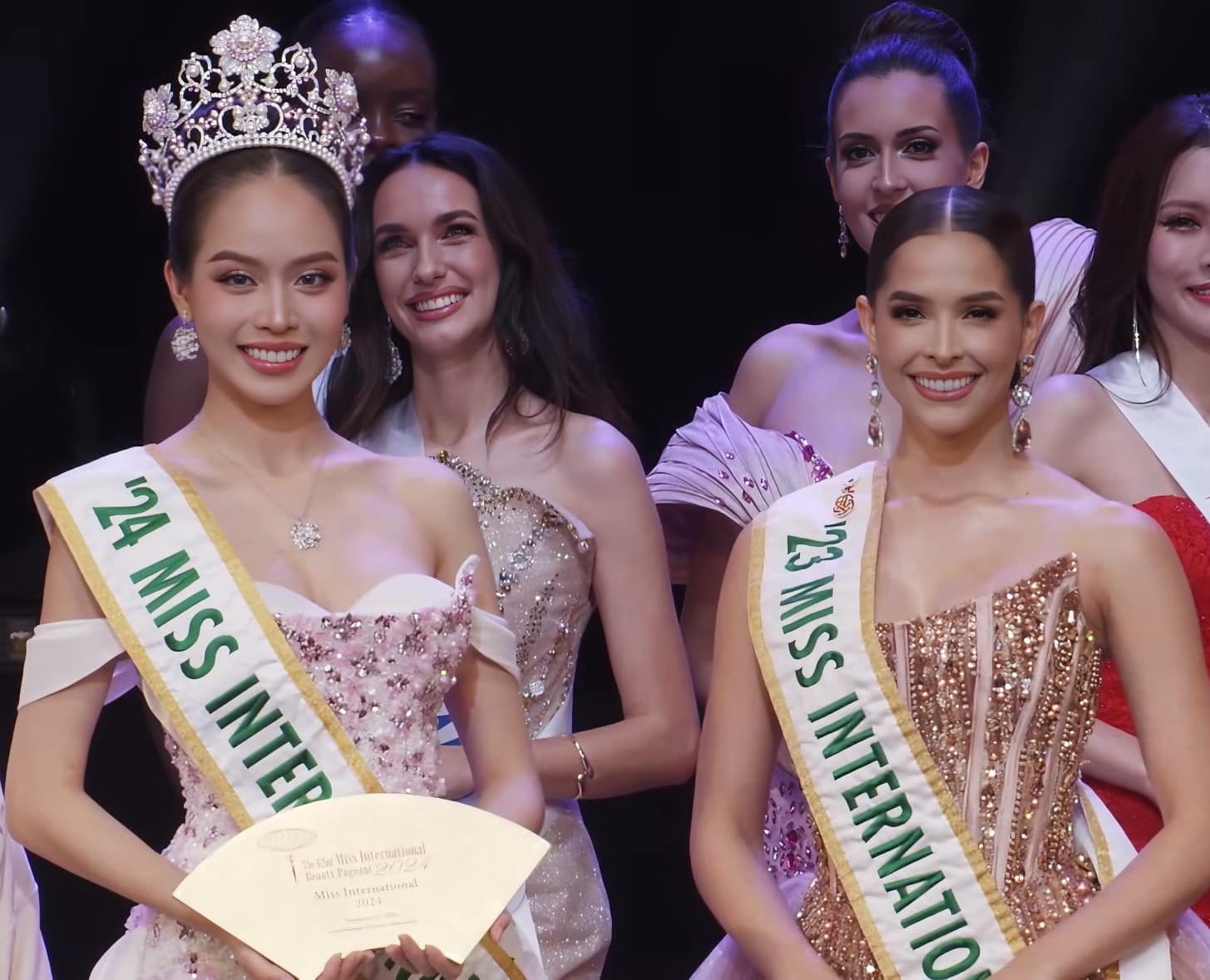 Thanh Thủy là người đẹp Việt Nam đầu tiên đăng quang Hoa hậu Quốc tế Miss International - Ảnh 16