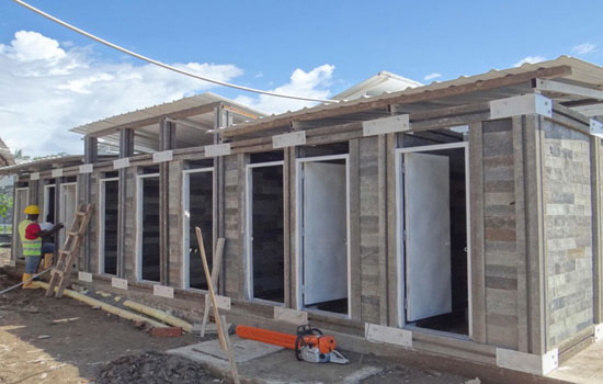 Sử dụng gạch nhựa để xây nhà tại Colombia