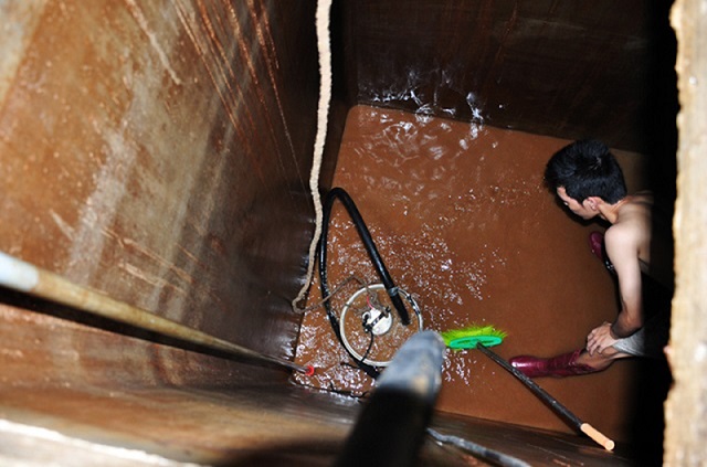 Thau rửa bể nước ngầm: Tiềm ẩn nhiều rủi ro