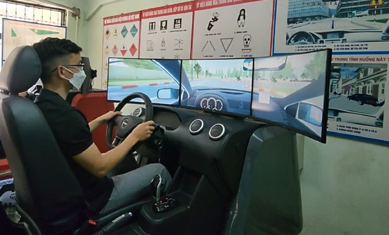 Áp dụng thi mô phỏng lái xe để thi sát hạch bằng ô tô 2022