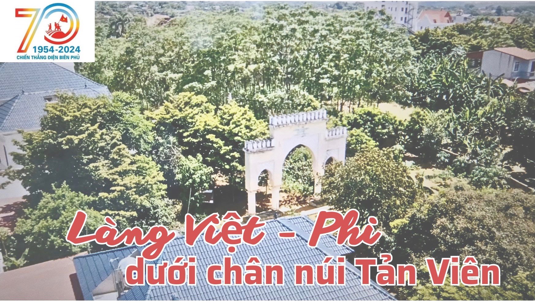 Làng Việt - Phi dưới chân núi Tản Viên