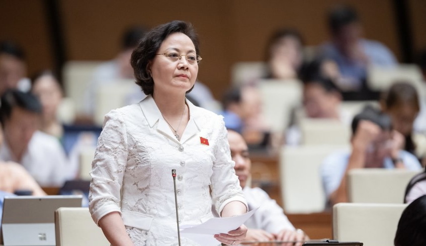 Bộ trưởng Bộ Nội vụ Phạm Thị Thanh Trà giải trình một số nội dung đại biểu quan tâm.