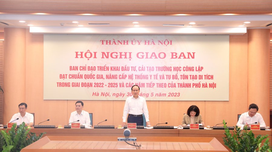 Phó Bí thư Thành ủy, Chủ tịch HĐND Thành phố Hà Nội Nguyễn Ngọc Tuấn, Trưởng Ban chỉ đạo phát biểu tại hội nghị.