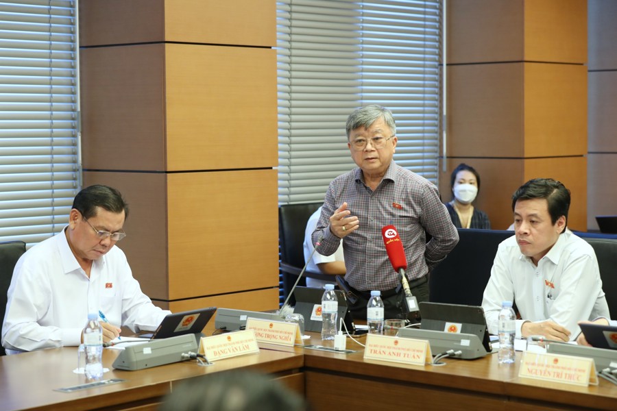 Đại biểu Quốc hội Trương Trọng Nghĩa (Đoàn Thành phố Hồ Chí Minh) phát biểu thảo luận.