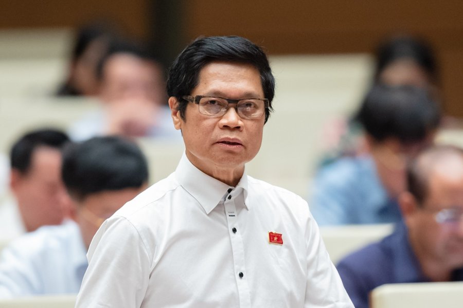 Đại biểu Vũ Tiến Lộc (Đoàn TP Hà Nội) cho rằng, các doanh nghiệp Việt Nam đang đối mặt với nhiều khó khăn