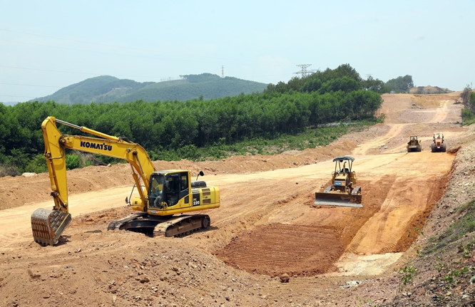 Hai tổ công tác được thành lập sẽ làm việc với địa phương nhằm tháo gỡ khó khăn nguồn vật liệu thi công cao tốc Bắc-Nam giai đoạn 2. Ảnh minh họa.