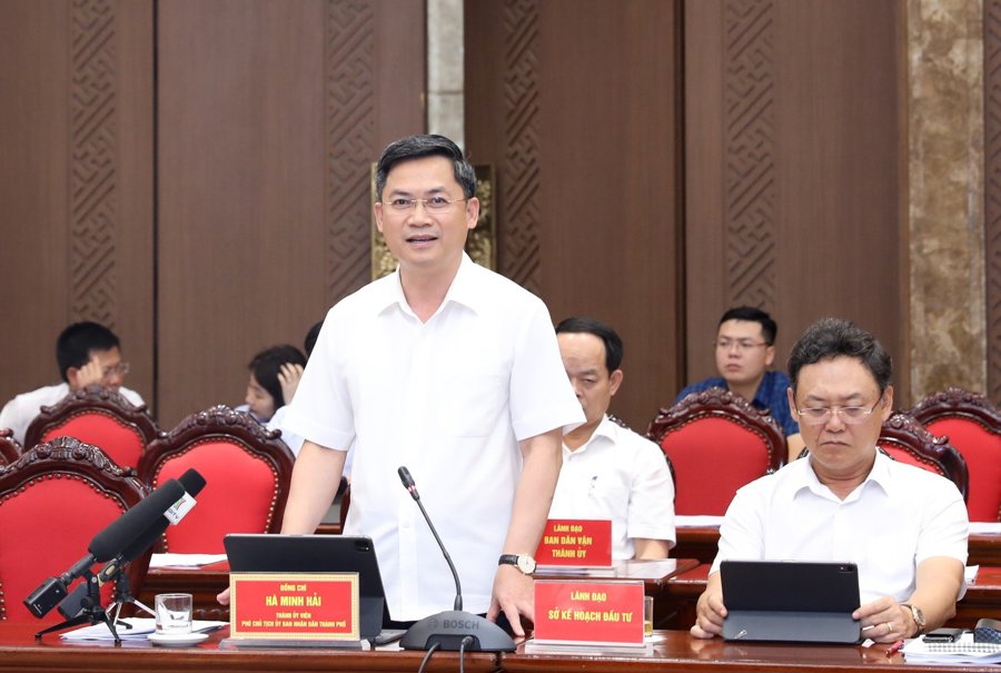 Phó Chủ tịch UBND thành phố Hà Nội Hà Minh Hải phát biểu tại hội nghị.