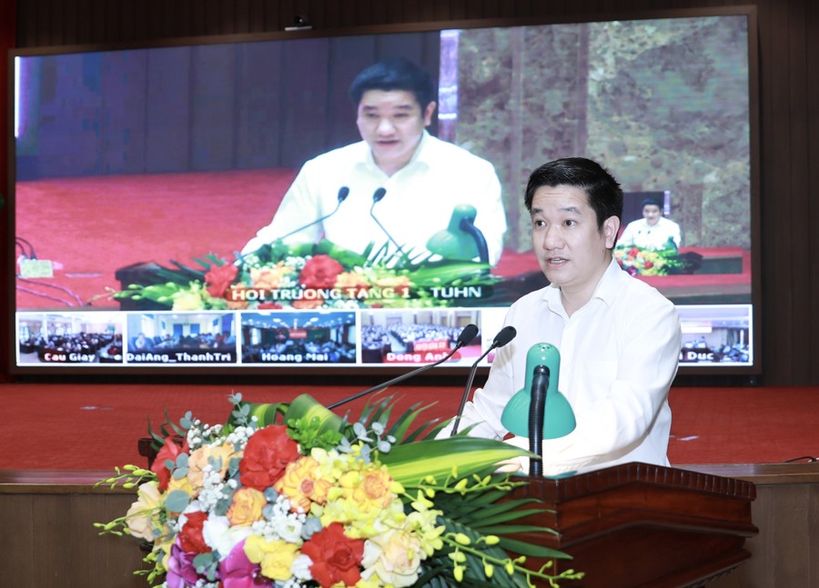 Giám đốc Sở Tài nguyên và Môi trường Hà Nội Nguyễn Huy Cường phát biểu tại hội nghị. 