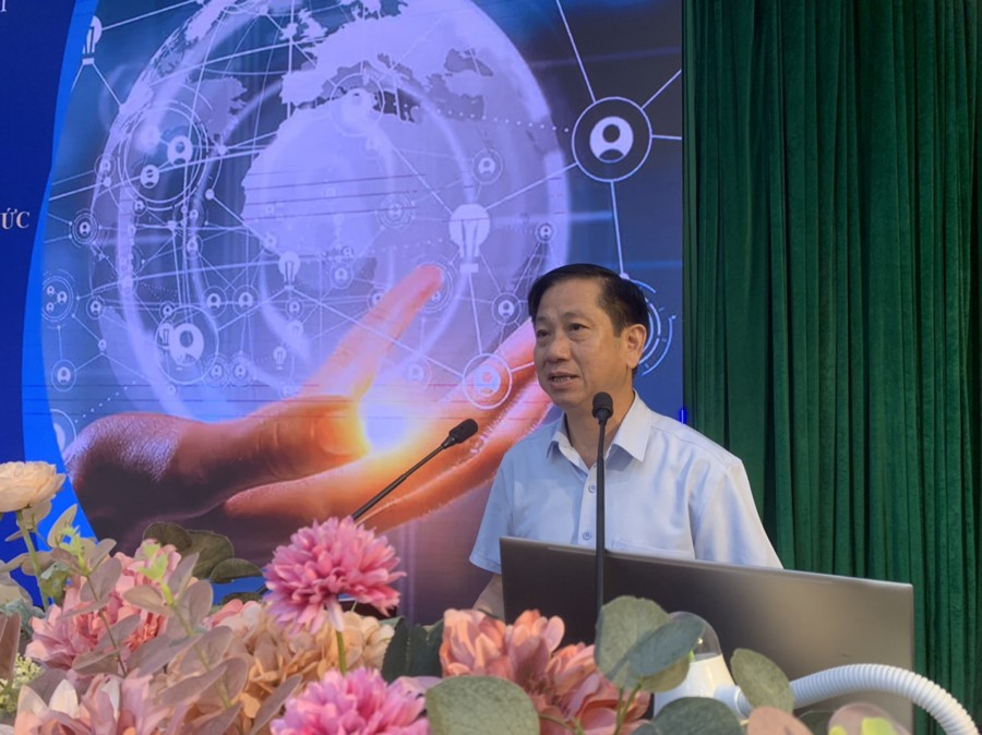 Phó Chủ tịch Liên đoàn lao động Thành phố Hà Nội Phạm Bá Vĩnh phát biểu tại hội nghị.