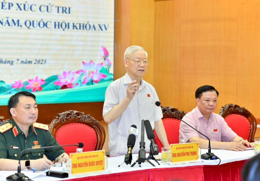 Tổng Bí thư Nguyễn Phú Trọng phát biểu tại hội nghị tiếp xúc cử tri. 