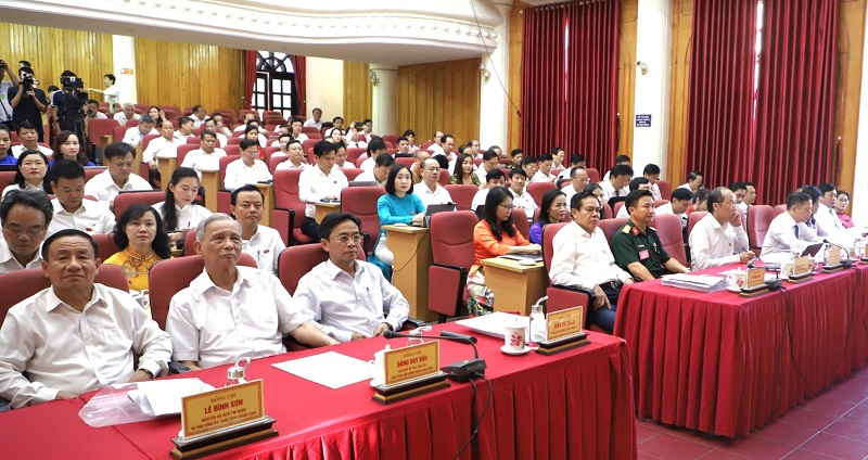 Các đại biểu dự Khai mạc Kỳ họp thứ 14, Hội đồng nhân dân tỉnh  Hà Tĩnh khóa XVIII