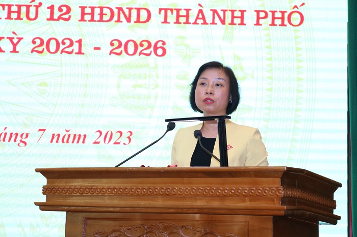 Phó trưởng đoàn chuyên trách Đoàn đại biểu Quốc hội Thành phố Hà Nội Phạm Thị Thanh Mai phát biểu tại hội nghị.
