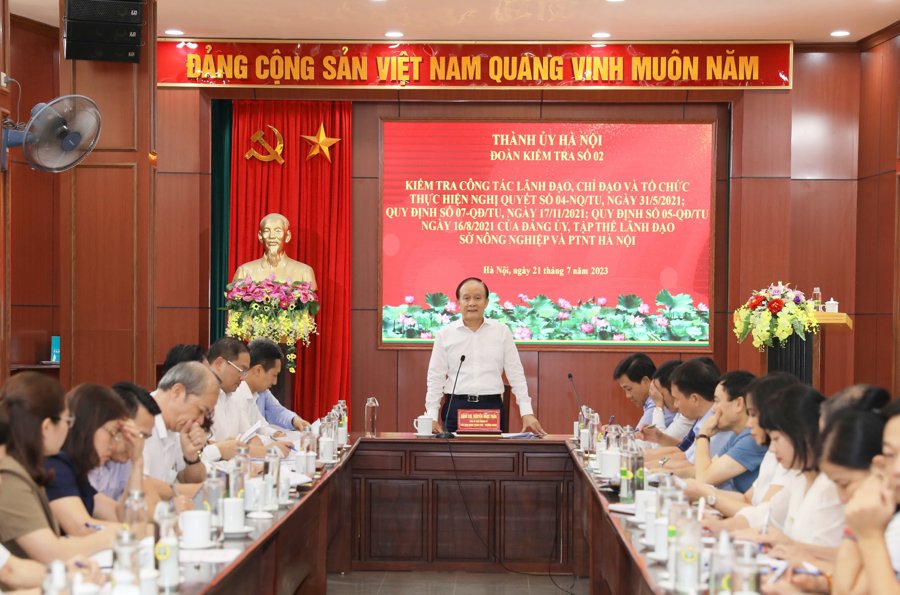Phó Bí thư Thành ủy, Chủ tịch HĐND thành phố Nguyễn Ngọc Tuấn phát biểu kết luận tại buổi làm việc.