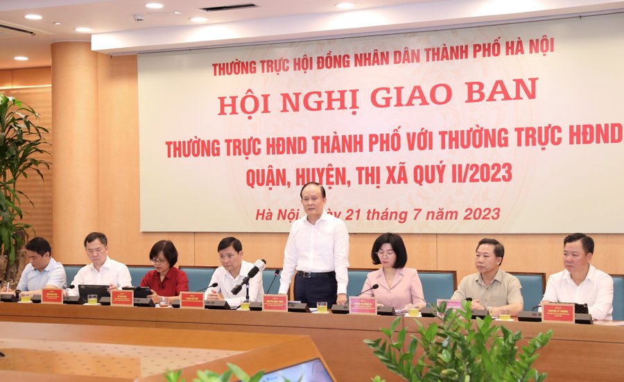 Chủ tịch HĐND TP Hà Nội Nguyễn Ngọc Tuấn phát biểu tại hội nghị