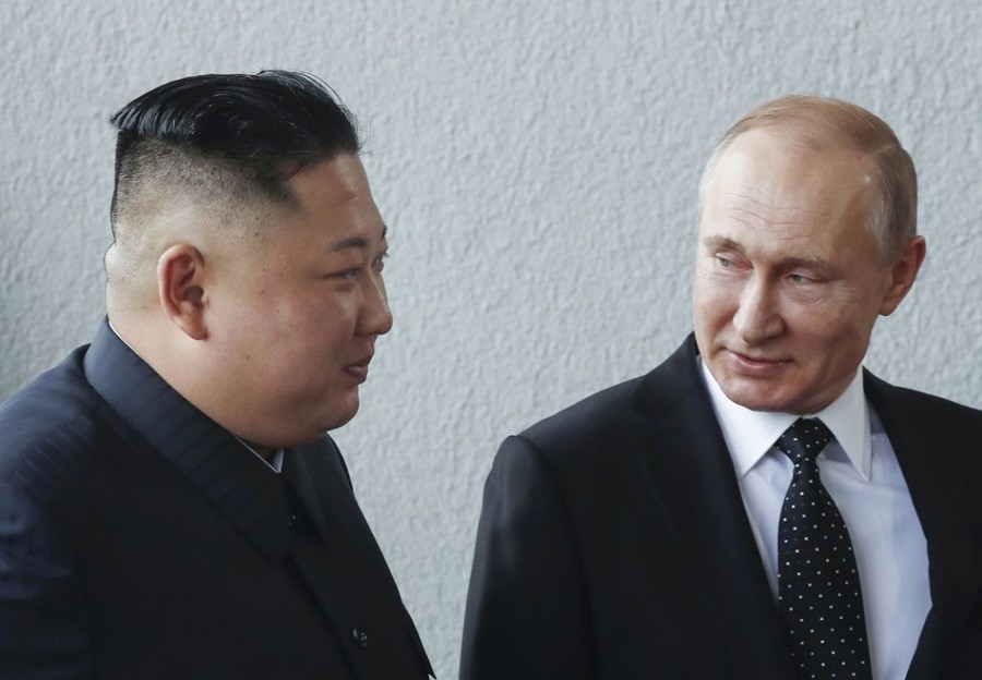 Nhà lãnh đạo Triều Tiên Kim Jong-un và Tổng thống Nga Vladimir Putin gặp nhau tại Vladivostok, Nga, tháng 4/2019. Ảnh: REUTERS