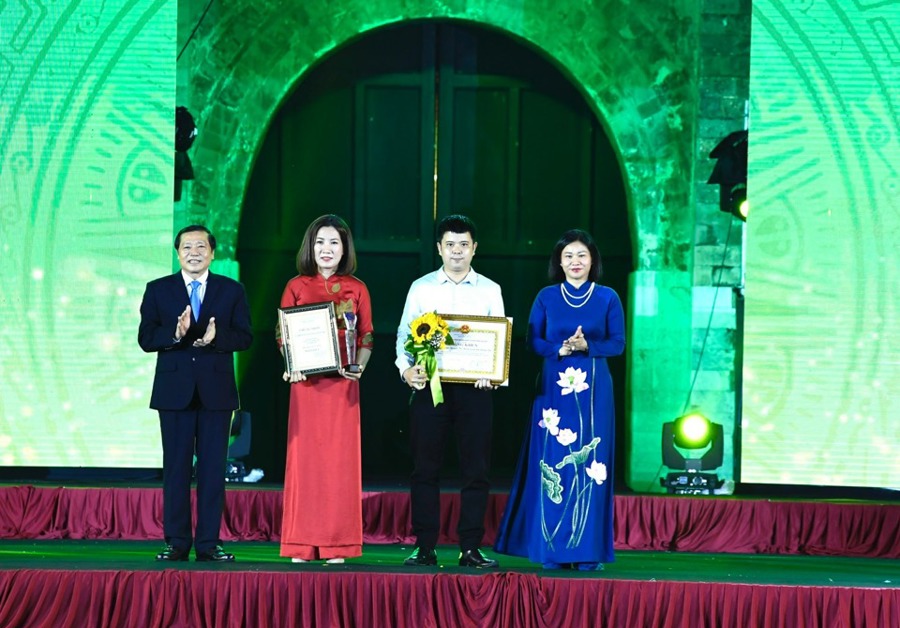 Báo Kinh tế & Đô thị đoạt Giải A - Giải báo chí về phát triển văn hoá Hà Nội năm 2022. 