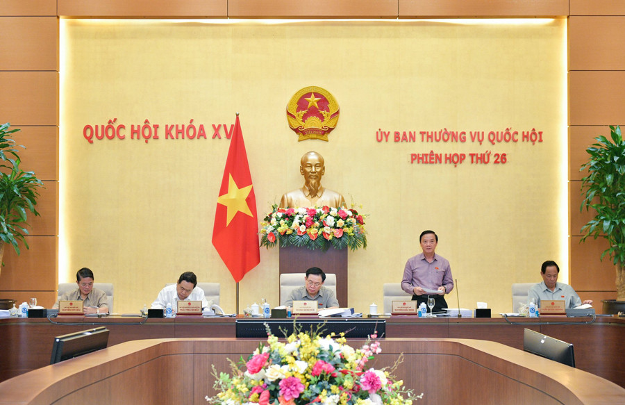 Phó Chủ tịch Quốc hội Nguyễn Khắc Định điều hành nội dung thảo luận. Ảnh: Quochoi.vn