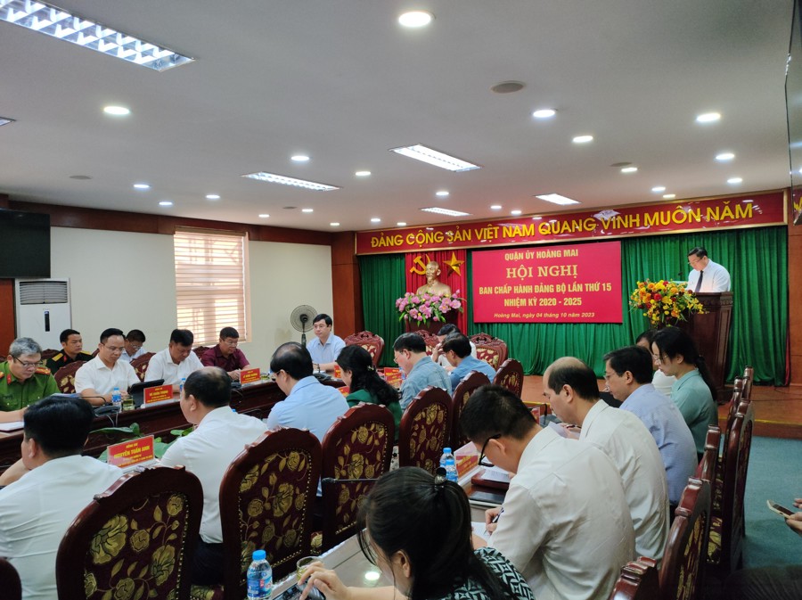 Bí thư Quận ủy Nguyễn Quang Hiếu phát biểu khai mạc Hội nghị. Ảnh AT.