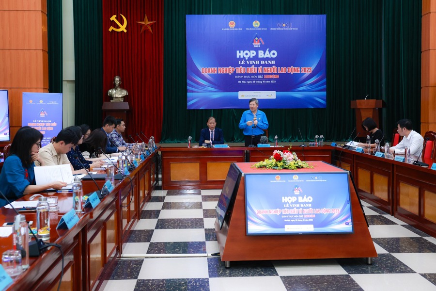 Quang cảnh họp báo