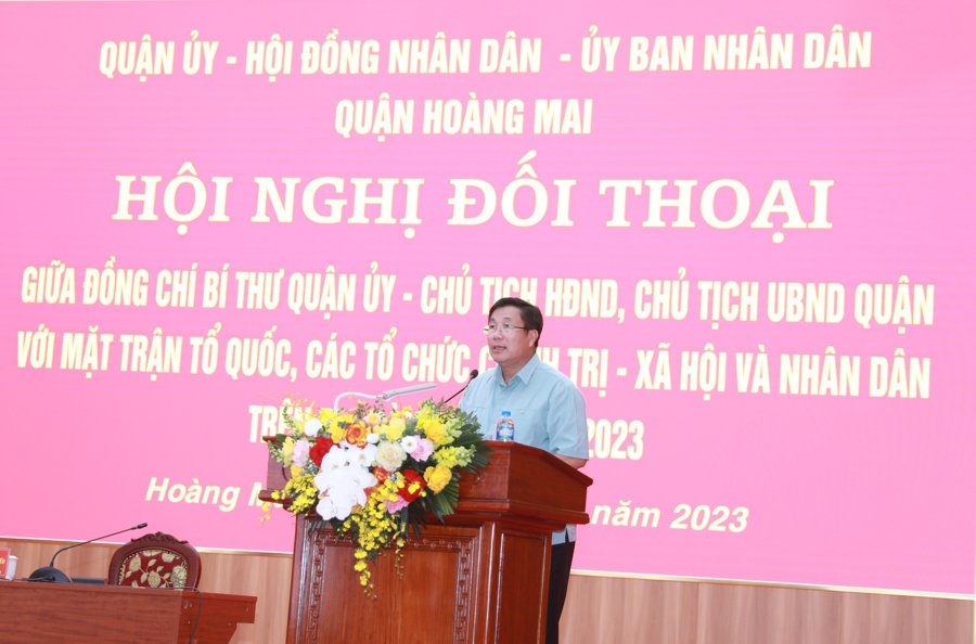 Bí thư Quận uỷ, Chủ tịch HĐND quận Hoàng Mai Nguyễn Quang Hiếu cho rằng các vấn đề người dân phản ánh, quận đã và đang quan tâm giải quyết. Ảnh AT