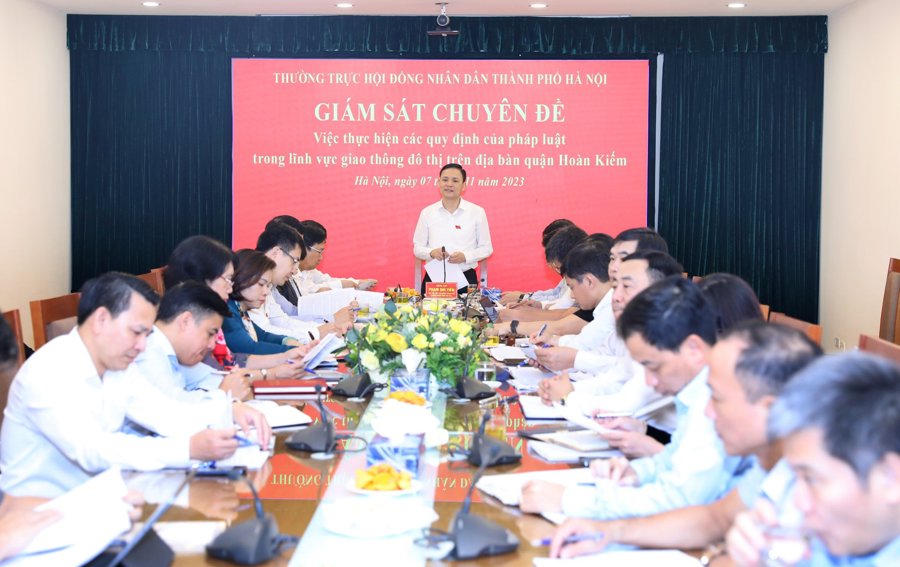 Phó Chủ tịch HĐND TP Phạm Quí Tiên phát biểu tại buổi làm việc