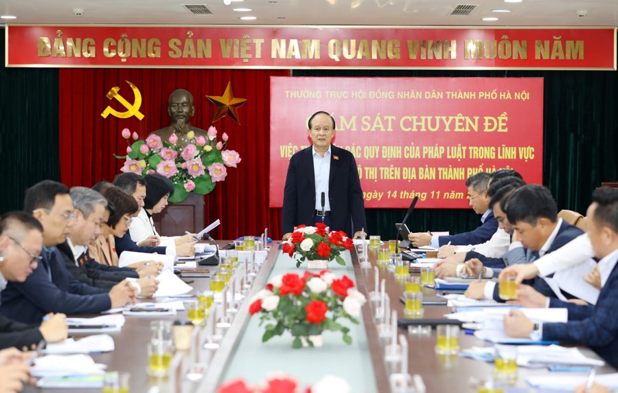 Chủ tịch HĐND TP Hà Nội Nguyễn Ngọc Tuấn phát biểu tại buổi giám sát
