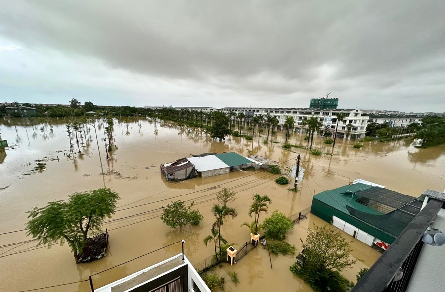 Đợt mưa lớn kéo dài từng gây ngập lụt nghiêm trọng tại nhiều tỉnh, TP khu vực miền Trung tháng 10, 11/2023.