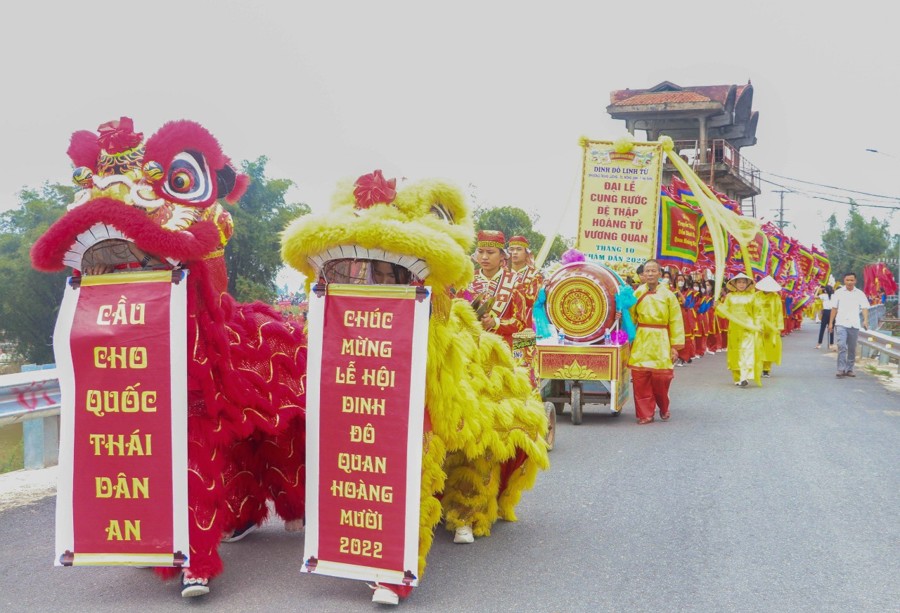 Lễ hội Đền Cả- Dinh đô Quan Hoàng Mười (ảnh tư liệu)