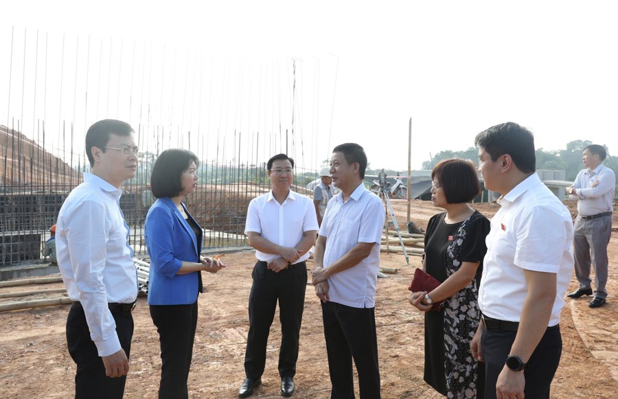 Đoàn giám sát của HĐND TP Hà Nội giám sát việc thực hiện kế hoạch đầu tư công trung hạn và các công trình trọng điểm trên địa bàn huyện Sóc Sơn.