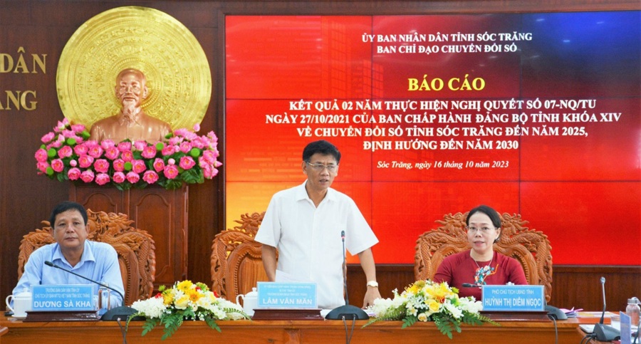 Ủy viên BCH Trung ương Đảng, Bí thư Tỉnh ủy Sóc Trăng, Tiến sỹ Lâm Văn Mẫn tại một Hội nghị về chuyển đổi số. Ảnh Xuân Lương.