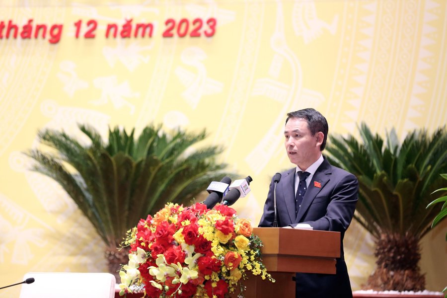 Phó Chủ tịch UBND TP Hà Nội Nguyễn Trọng Đông phát biểu tại Kỳ họp.