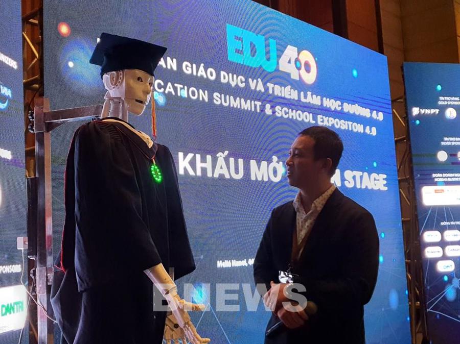 Robot trí tuệ nhân tạo có tên Trí Nhân là người máy AI đầu tiên của Việt Nam. Ảnh BK