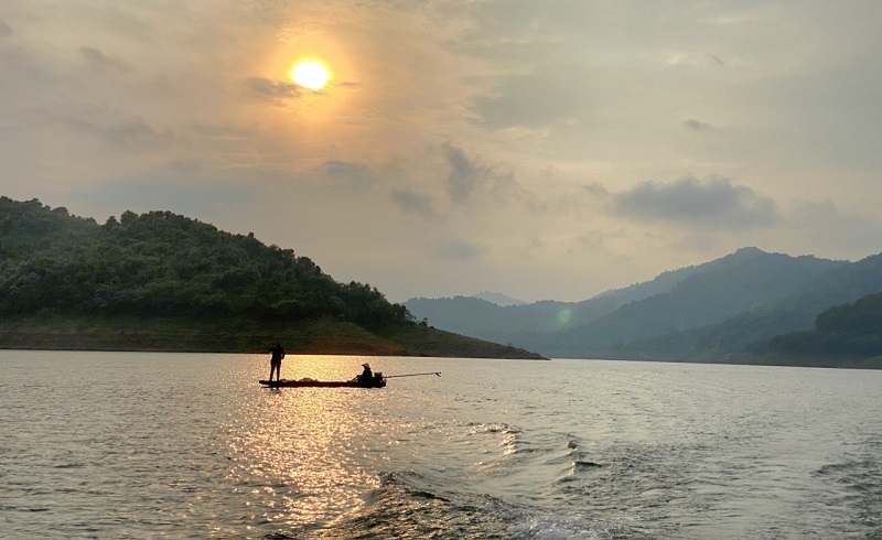 Hồ Ngàn Trươi nằm trong Vườn Quốc gia Vũ Quang nơi được công nhận là "Vườn Di sản ASEAN"
