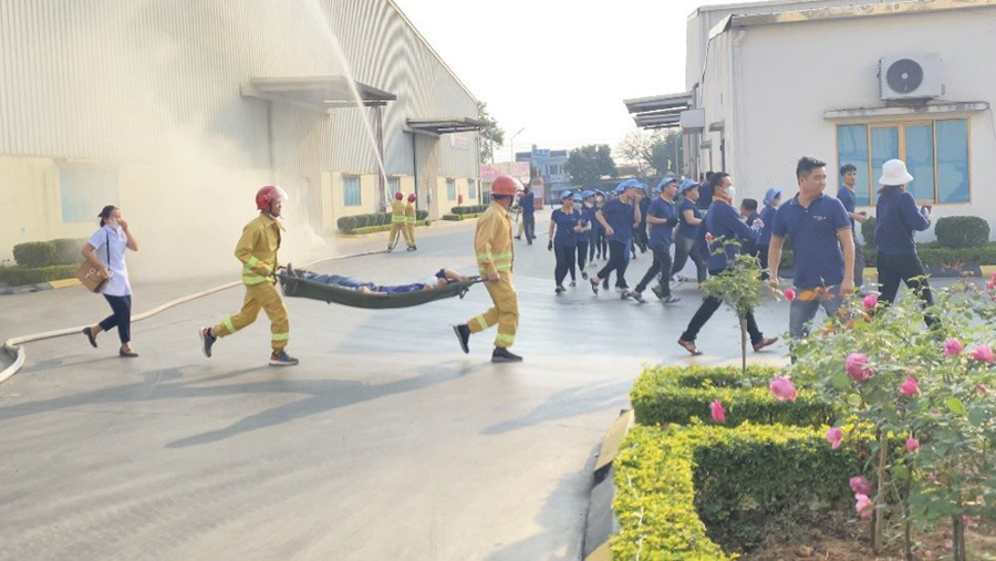 Một buổi tập huấn tại doanh nghiệp tại Công ty TNHH Seojin Việt Nam ở Khu công nghiệp Song Khê - Nội Hoàng (TP Bắc Giang).