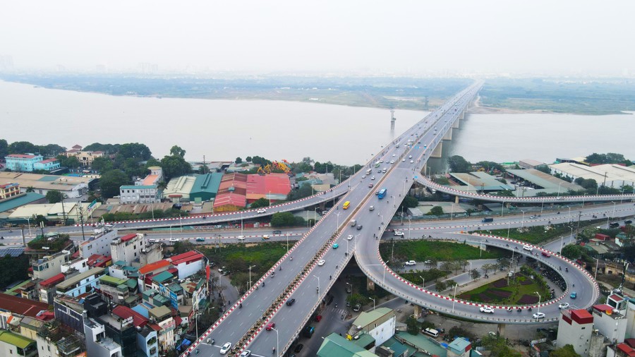 Cầu Vĩnh Tuy. Ảnh: Phạm Hùng