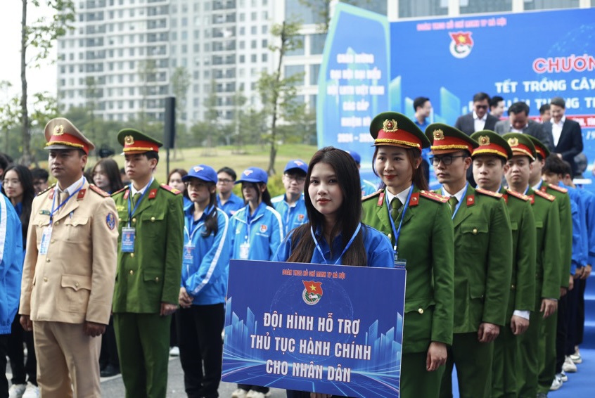 Thành đoàn Hà Nội ra mắt 8 đội hình tình nguyện cấp Thành phố. 