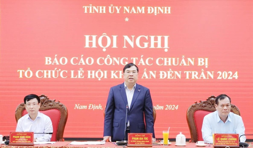 Đồng chí Phạm Gia Túc - Uỷ viên BCH Trung ương Đảng, Bí thư Tỉnh uỷ phát biểu tại Hội nghị