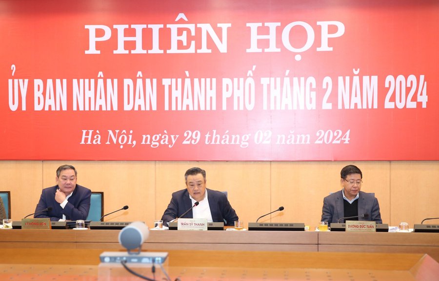 Chủ tịch UBND TP Hà Nội Trần Sỹ Thanh chủ trì phiên họp UBND TP thường kỳ tháng 2/2024. 