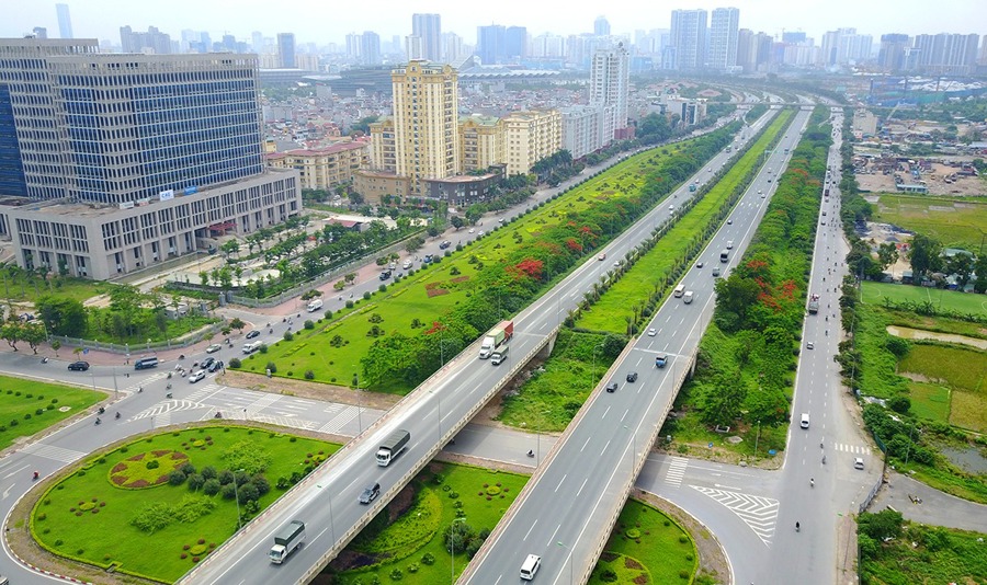 Đại lộ Thăng Long là tuyến huyết mạch phía Tây Hà Nội. Ảnh: Phương Sơn