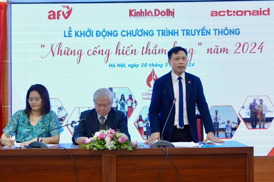 Tổng Biên tập Báo Kinh tế & Đô thị Nguyễn Thành Lợi phát biểu tại buổi lễ. 