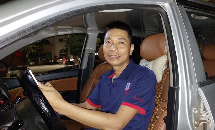 Lái xe taxi Đào Văn Chung.