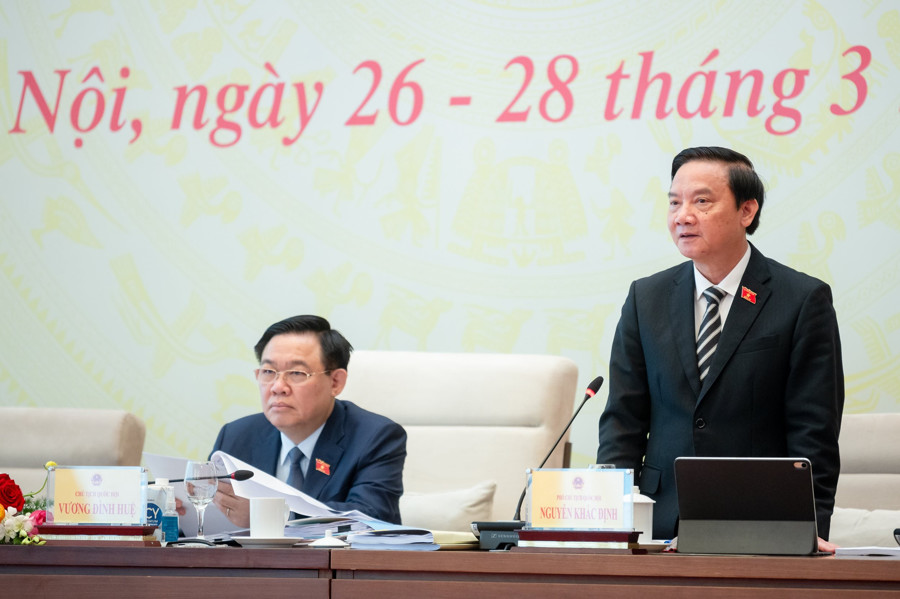 Phó Chủ tịch Quốc hội Nguyễn Khắc Định điều hành nội dung thảo luận